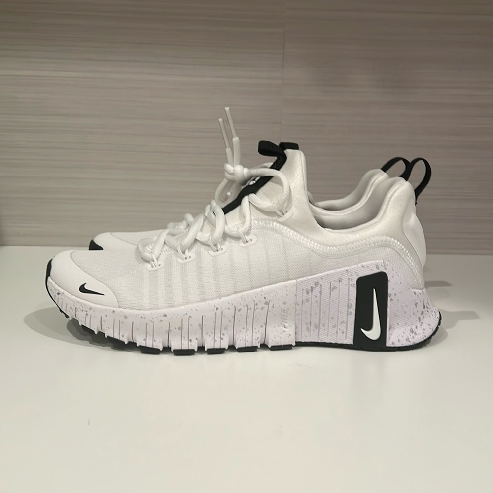 Nike Free Metcon 6 (Size 7.5) White/Black-Metallic Silver NWT - No extra lace